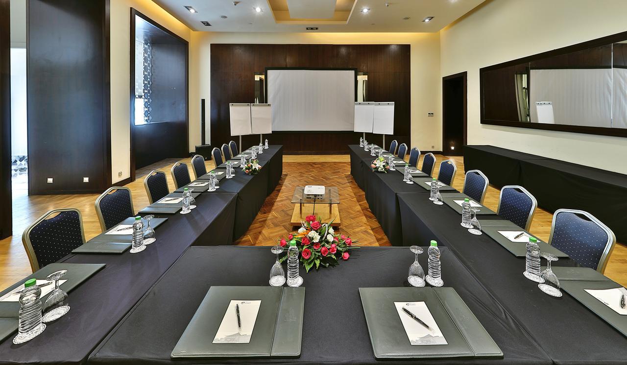 L' Amphitrite Palace Beach Resort & Spa Skhirat Exterior photo